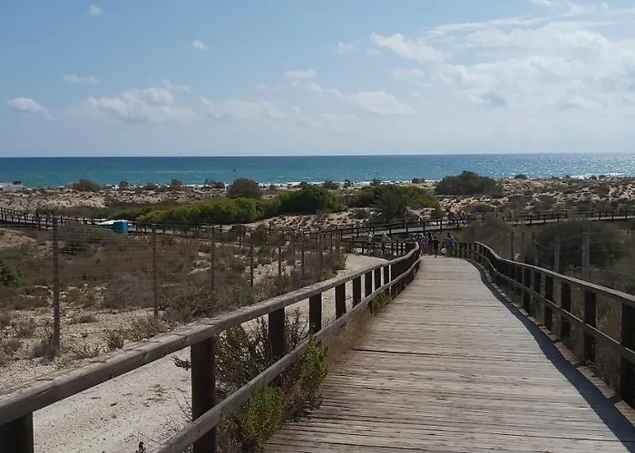 Adosado Con Piscina Y Terraza A 700M De La Playa