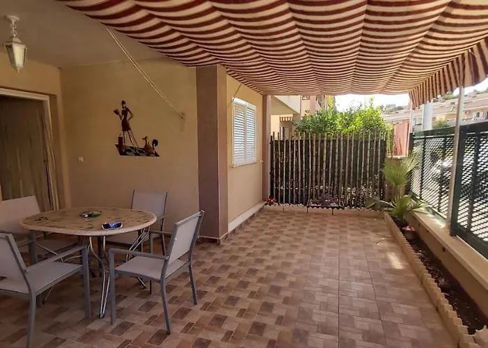 Adosado Con Piscina Y Terraza A 700M De La Playa