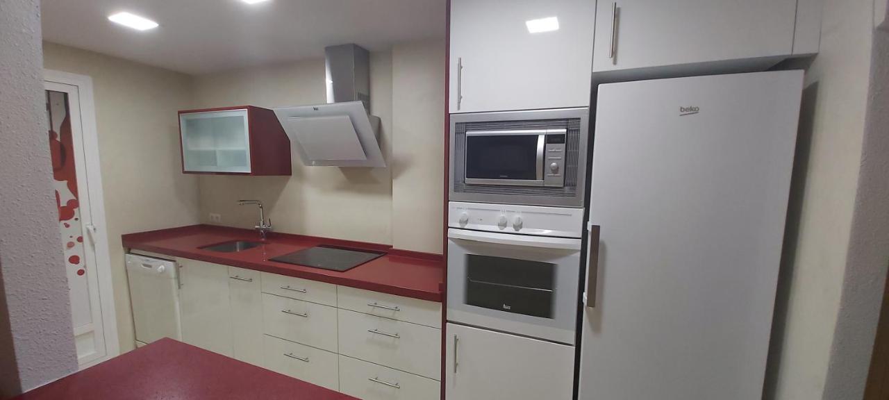 Adosado Con Piscina Y Terraza A 700m De La Playa Vakantiehuis